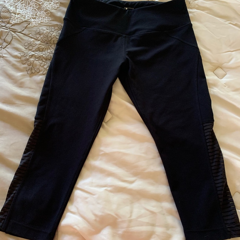 Mondetta Yoga Workout Pants Athletic Cropped